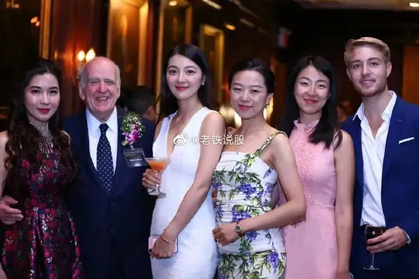 翁帆|前妻离世1年后，63岁中国千亿富豪迎娶小娇妻：婚姻，到底是图什么？