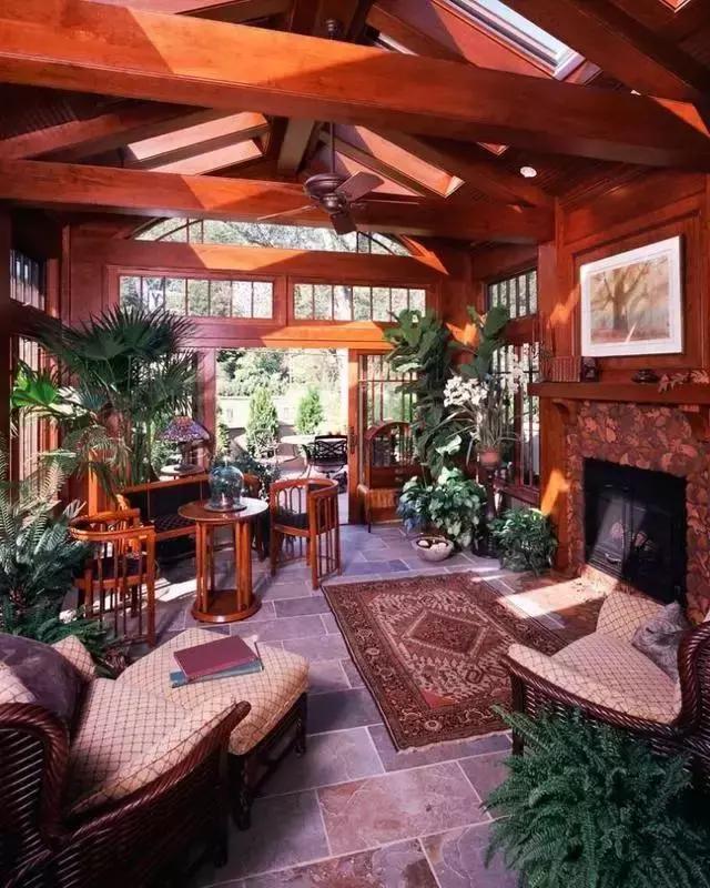 购房置业：好美的阳台和庭院，难得一见，买房就要这样装！