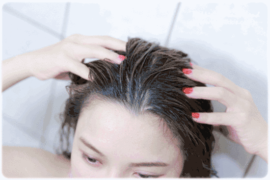 「范冰冰」范冰冰登内地杂志封面,黑长直发量惊人,她为了护发真是够拼的了