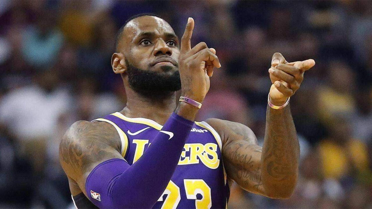 『詹姆斯』詹姆斯过去10年赚了47亿！C罗：我56亿，他：麻烦都让一让