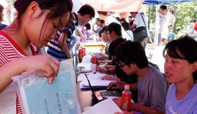 大学|大学为何要发银行卡？这一点和普通银行卡不一样，毕业要注销吗？