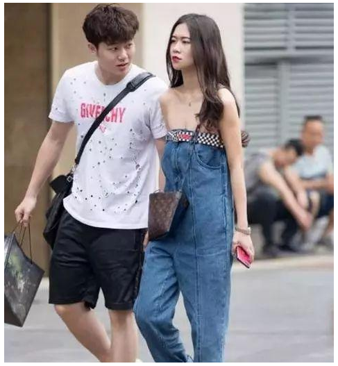 口红|为什么接吻的时候要伸舌头？难道真的是为了减肥吗...哈哈哈哈