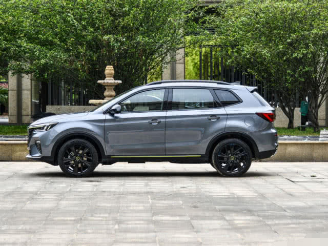 『长安汽车』又来一爆款，1分钟预售4180台，价格是亮点，长安CS75 PLUS买早了