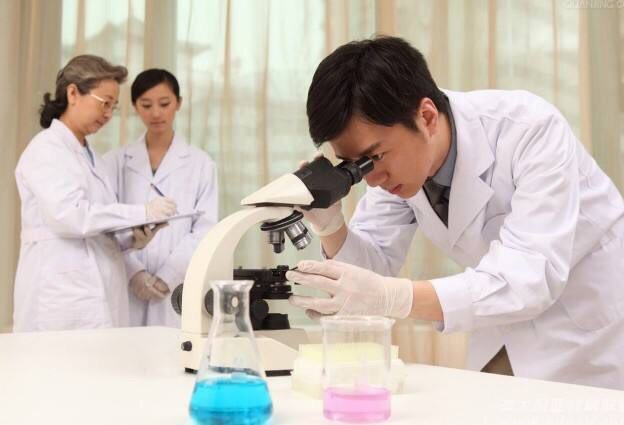 医生|这4个医学类专业，录取分数线低，想当医生的考生重点考虑