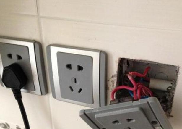 「」开关插座更换的4大要点，缺一不可，别换了没用几年，又坏了