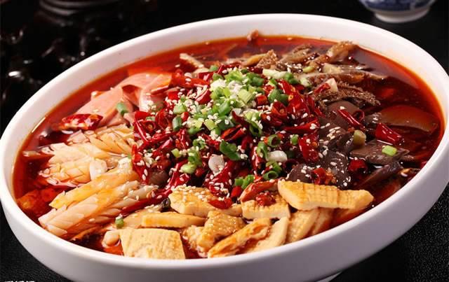 川菜馆|川菜馆点菜时,点什么才像当地人?记住“3点3不点”就行