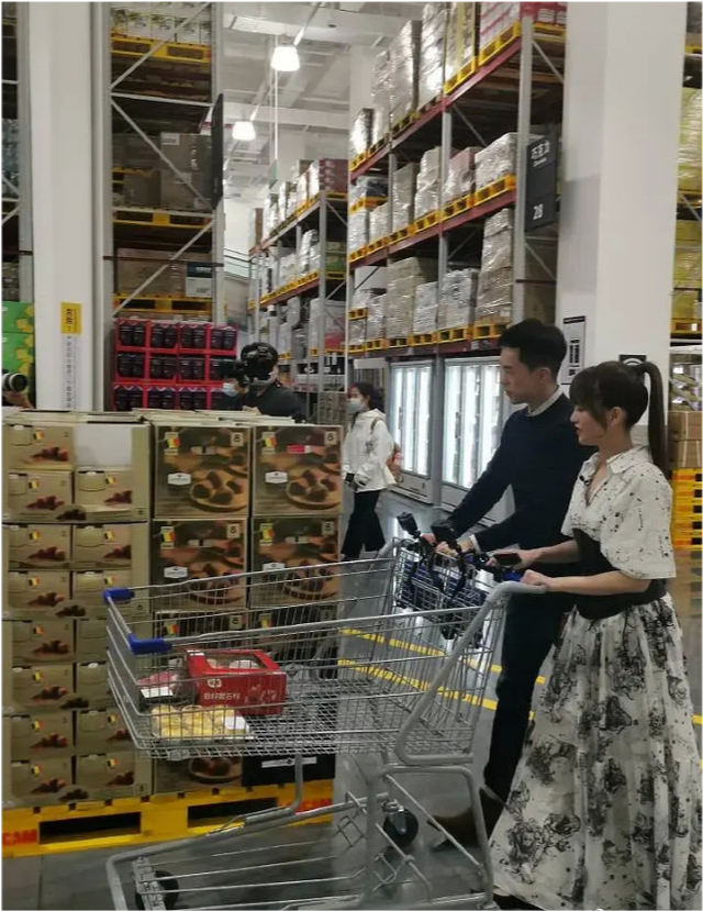 金莎|金莎约会新男嘉宾耿斯汉，直言不心动，调侃自己的心被打了麻药