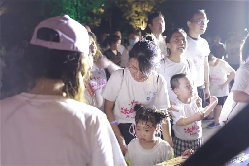 南京|昨晚，南京这个地方被挤“爆”了……