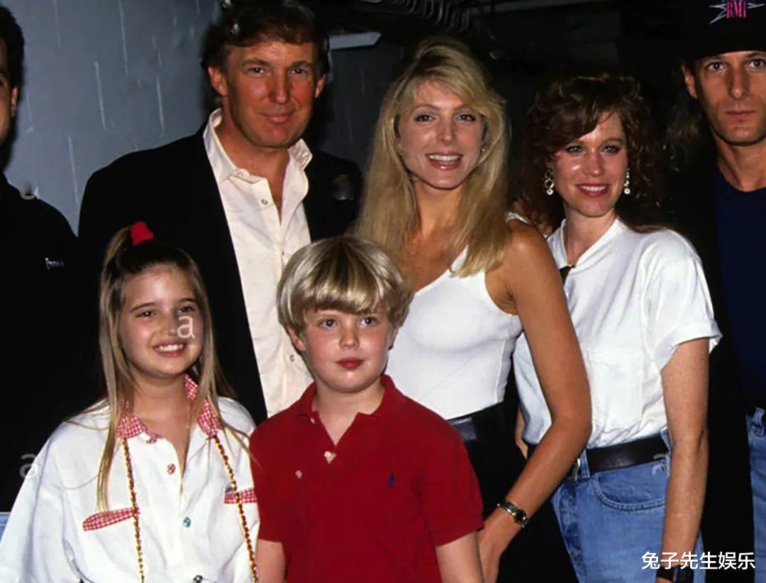 「伊万卡」11岁伊万卡工于心计，带着弟弟和后妈争宠，在特朗普面前撒娇卖萌