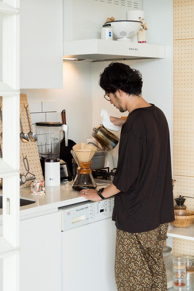 |夫妻买下36平方米房子，卧室只有5个㎡，上楼全靠爬