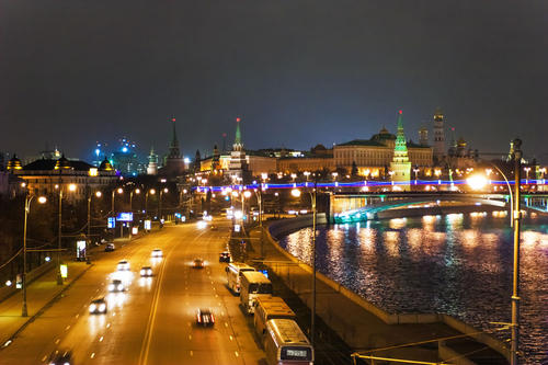 中间商|为什么微商和直播会横行？