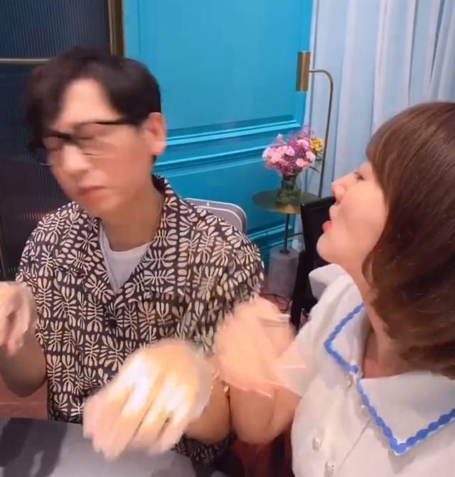 李好|主持人李好与妻子闹翻？饭桌上被老婆连甩5耳光，表情委屈太无奈