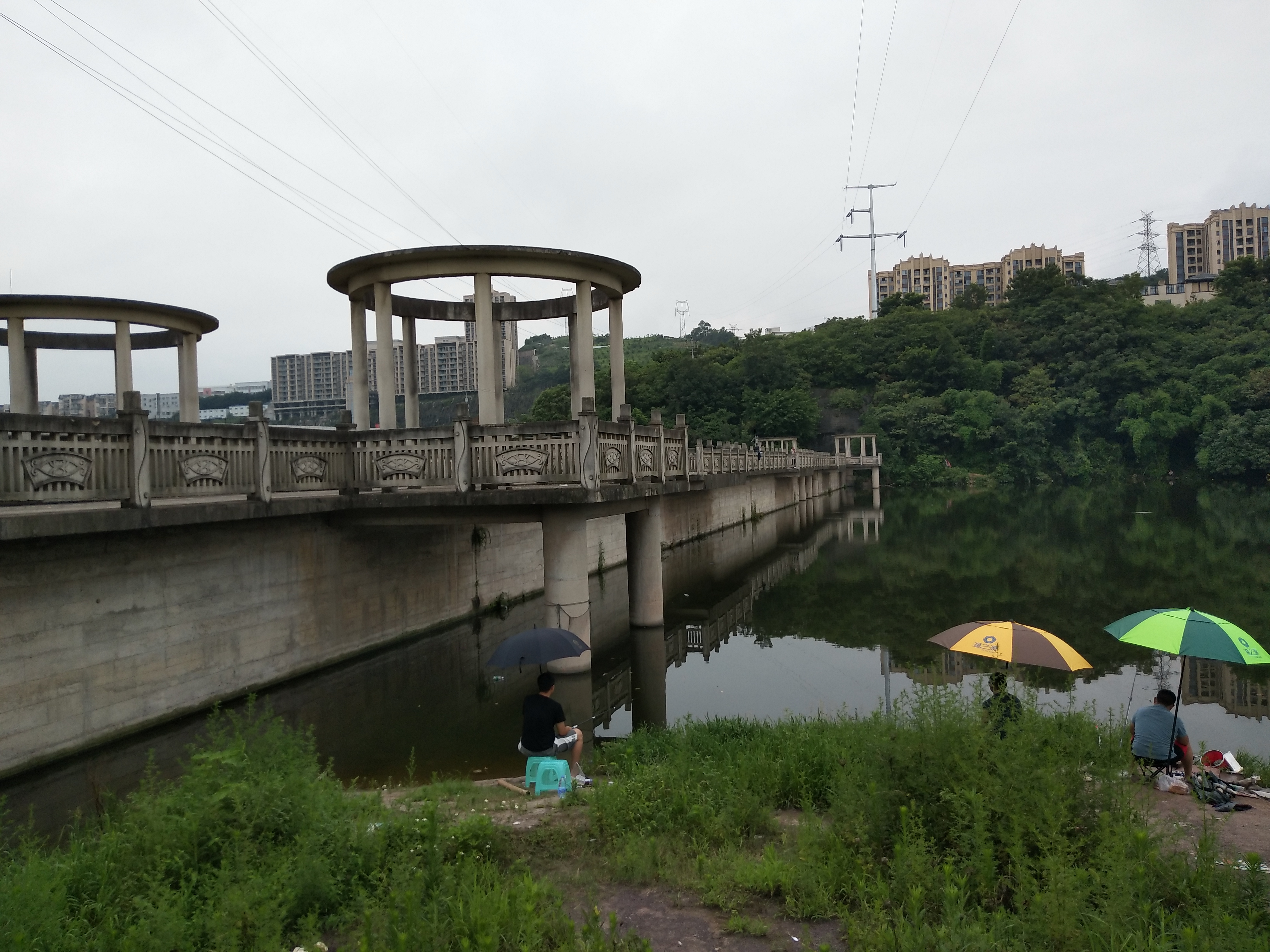 暴雨|为什么男人那么爱钓鱼?怎么都搞不懂,求解惑!