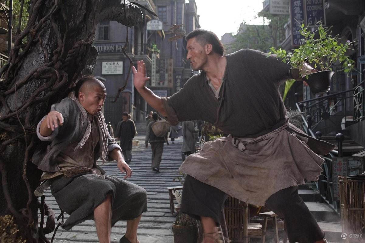 「巴特尔」冠军中锋巴特尔，退役后每月退休金多少？说出来你很有可能不信