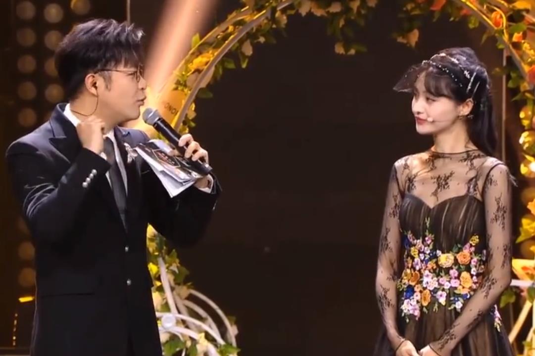 郑爽穿礼服跳舞美到熊梓淇当场表白,无论伦次喊话:真的把我"杀"了