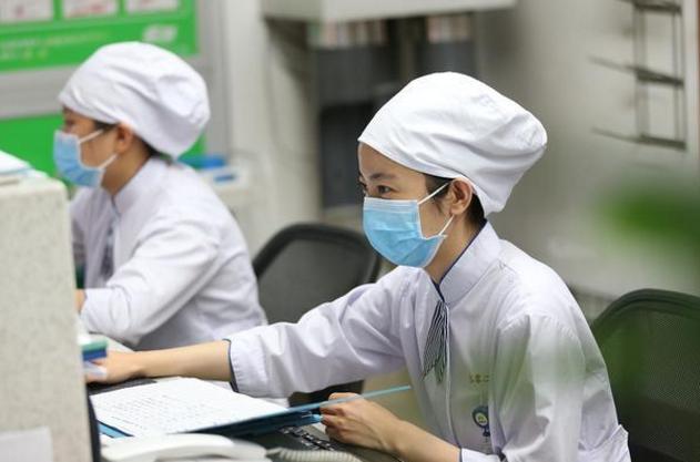 教师|高中班主任:高考分数不高的考生,选这2个专业,将来更好就业