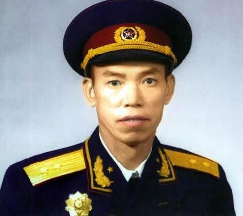 彭德怀|彭总大闹北京城，毛主席却说：大将冲冠怒，惊醒梦中人。这是为何