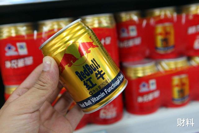 红牛▲“一罐饮料”成就三个亿万富翁,二个成首富,一个靠它年入200亿
