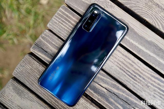 小米科技|从2498元跌至1898元,4500mAh+8GB,高性价比手机双11硬刚小米