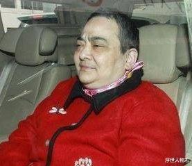 浮世人物志|赌王灵堂鲜花200万、棺木800万,何超琼200亿到手,在乎这点钱?