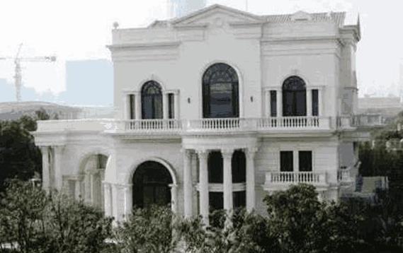 ?带你看看李连杰住的豪宅，颇有欧洲建筑物的范，可惜无人居住了