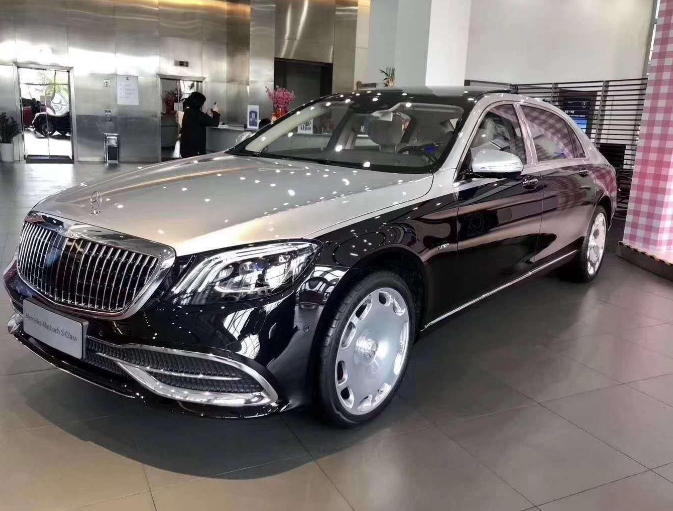 「4s店」980万镇店之宝,停5年没卖出去,4S店愁破头:买就送迈巴赫S级!