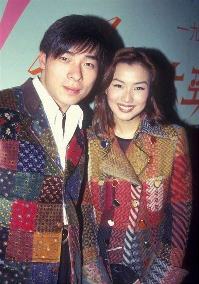 许志安|许志安近况罕曝光！深夜弹唱歌词有深意，疑害怕被攻击不敢露全脸