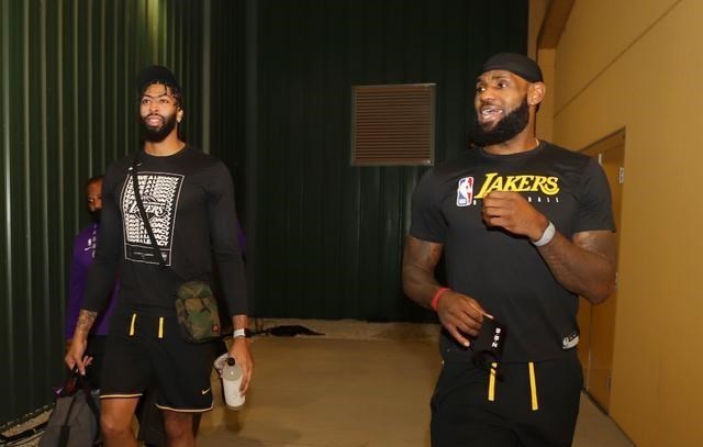 德怀特·霍华德|湖人G2会变阵？霍华德谈戴维斯表现，詹姆斯太严格