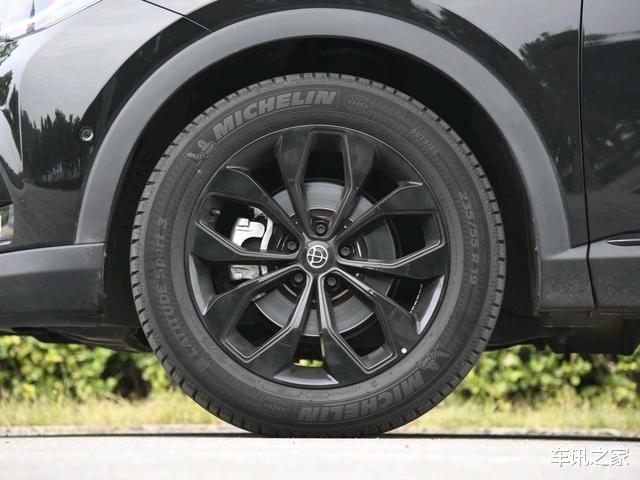 『中华v7』被遗忘的\中国宝马\，亏损36亿还不死心，5月销量仅16台