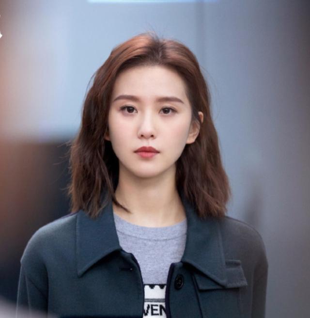 刘诗诗|刘诗诗的职场穿搭不算高级，但真的很值得学习