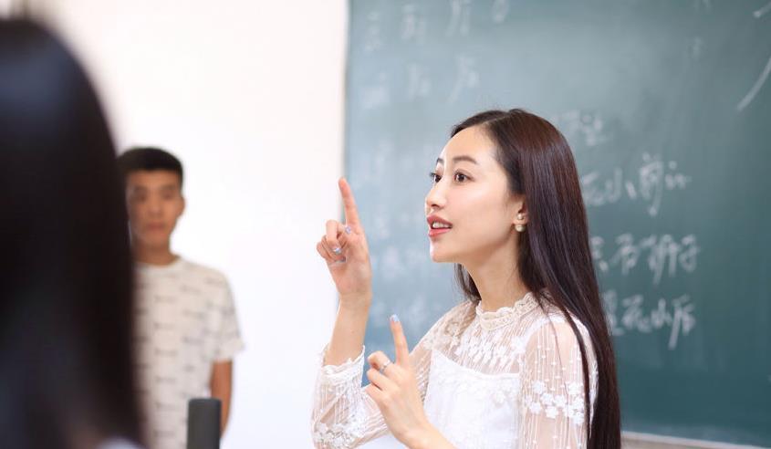 「学霸」毕业后，从不会回学校看老师的四类同学，班主任坦言：都习惯了！