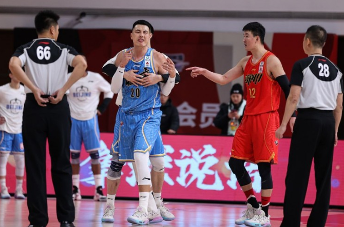 北京男篮|三消息:京粤大战争议判罚无误,刘晓宇禁赛一场,赵继伟抨击北京
