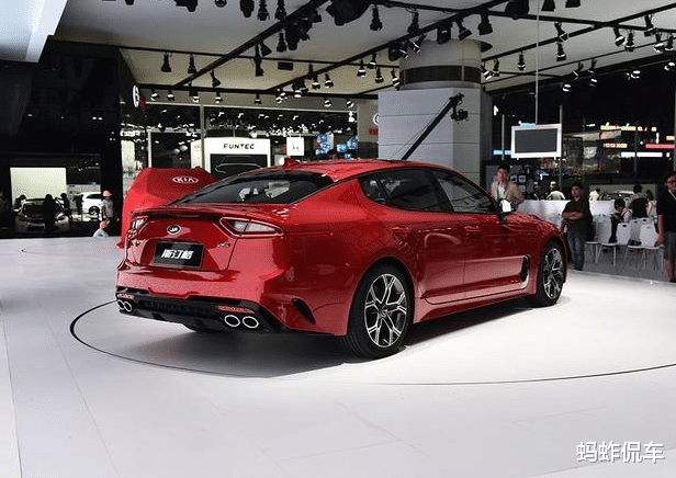 「起亚汽车」又一合资倒下了！堪称“撩妹王”，2.0T榨出256马力，却没人懂