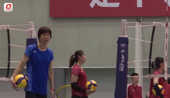 央视■央视体育再发女排新闻：国家队有四个二传手，梅笑寒现身了！