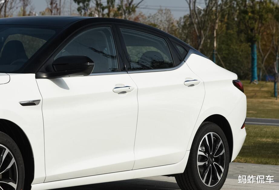 雷克萨斯@它才是“白菜价”A级车！比思域拉风，从8.48万跌至5.88万