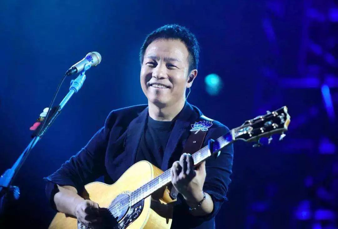 ##他是许巍，他是永远不会被人遗忘的自由诗人