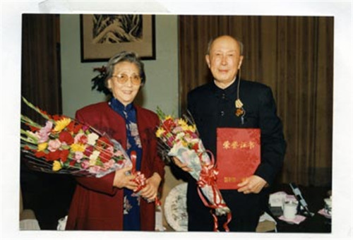 钱学森|钱学森的妻子蒋英有多美？看完这组绝版黑白老照片，你就明白了