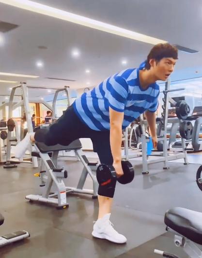 王哲林:同样是自律训练,周琦增重依然挨批,王哲林为何却能收获点赞?