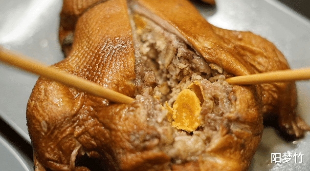 洪七公|金庸笔下的顶级美食, 让人垂涎三尺, 洪七公都吃过, 你吃过哪些?