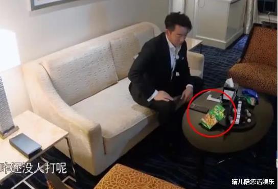 奔跑吧兄弟@跑男到底有多宠baby？男嘉宾发零食酸奶，看到她的礼物女生都羡慕