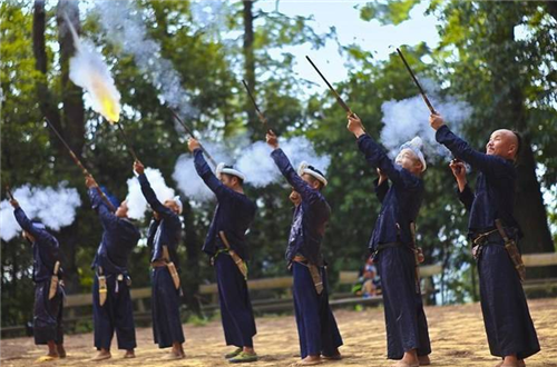 苗寨|中国唯一持枪合法的地方，家家户户人手一把，却从来没有人干涉