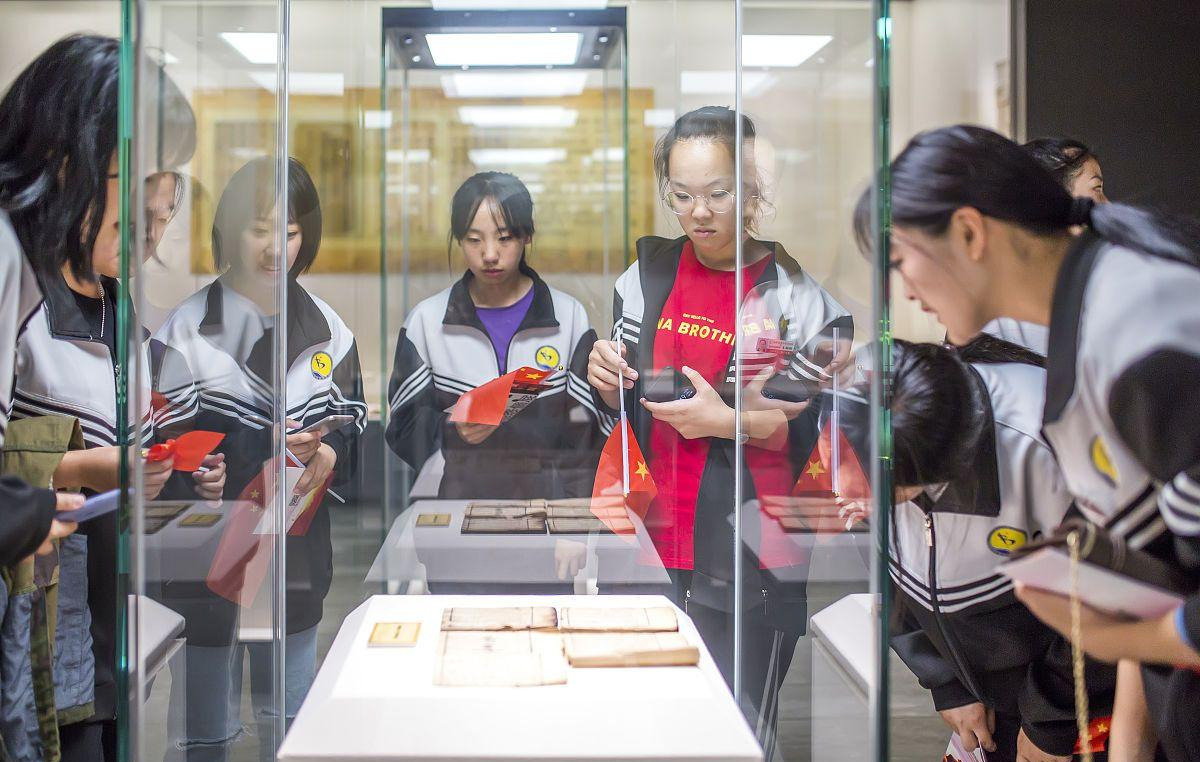 教育厅|教育厅发布通知,中小学生炸锅了,家长:有些难以接受!