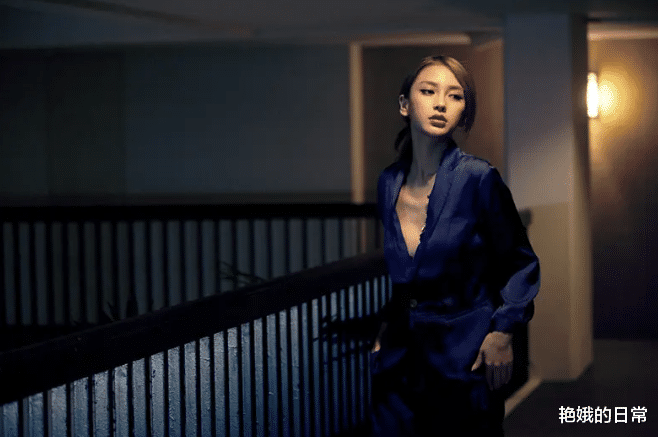 张馨予|张馨予画作卖7万，杨颖涂鸦却卖18万，“真假才女”差距一目了然！