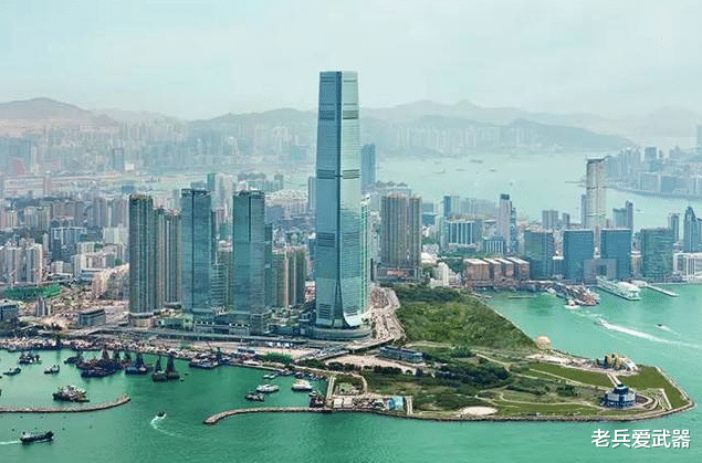 香港|世界上五大顶级酒店，第一名高484米，房间312个，就在中国