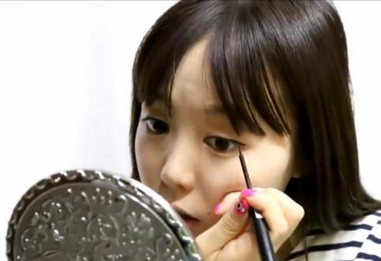 「中小学」女生如果进入初三，绝对“不能触碰”的4件事，影响中考不要后悔