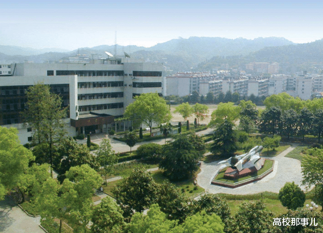 三一集团|这所大学，不仅98%的毕业生都能进入大集团，还是国内唯一上市大学