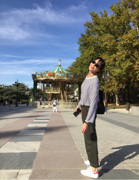 短发|张钧甯换发型,一身黑大衣加一头短发,又酷又飒