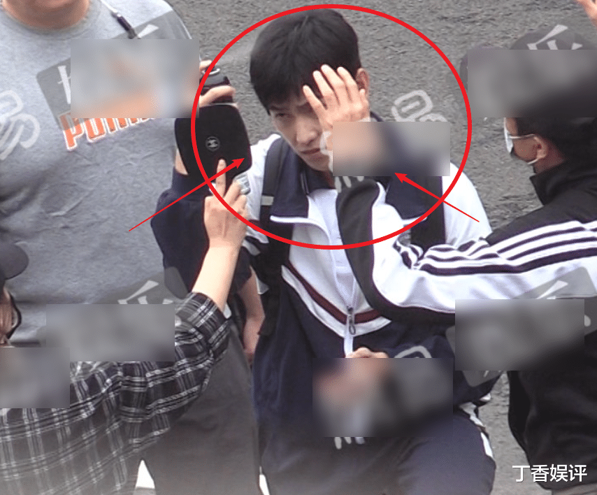 杨洋|《你是我的荣耀》校服路透，杨洋帅气梦回“肖奈”，热巴却很违和