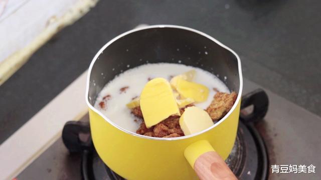 「」想吃马拉糕不用出去买了，自己在家做，蓬松不塌陷，香味浓郁