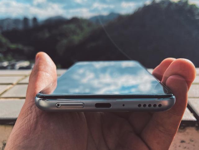 华为荣耀■暴力解锁100%性能！90Hz+麒麟820+180Hz，荣耀X10全面评测